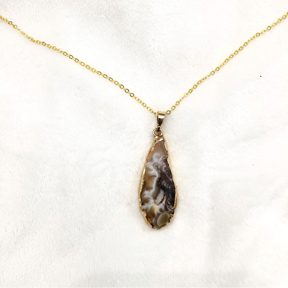 📞LAST CALL📞 EARTHBOUND Gold Chain Necklace with Brown Pendant